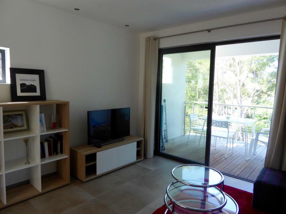 Villa Lucienne Bandol , T2 4 Etoiles Avec Garage, Dans Les Calanques Экстерьер фото